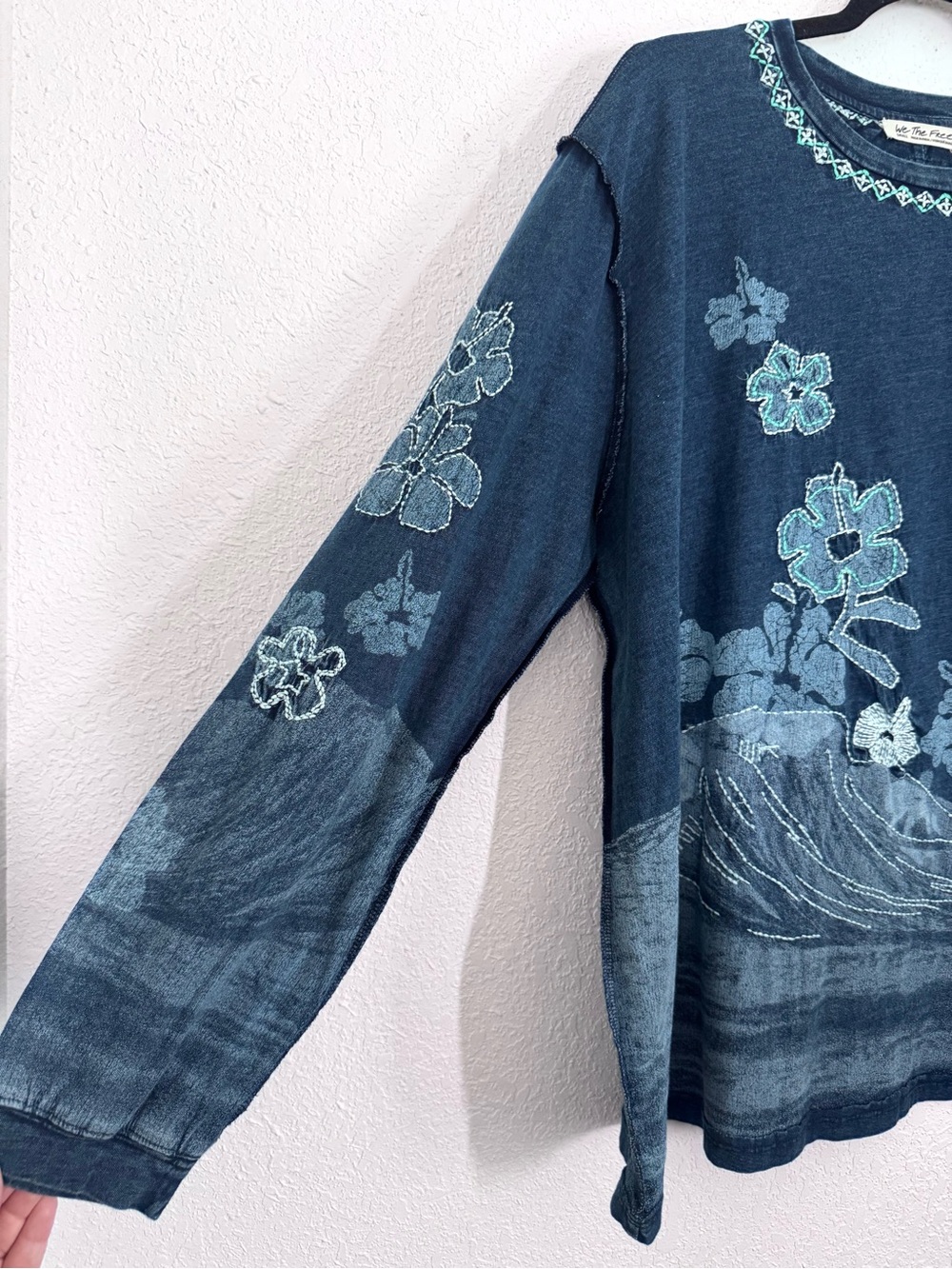 We The Free People Chasing Waves Embroidered Long Sleeve Oversized Top Small - Picture 6 of 9
